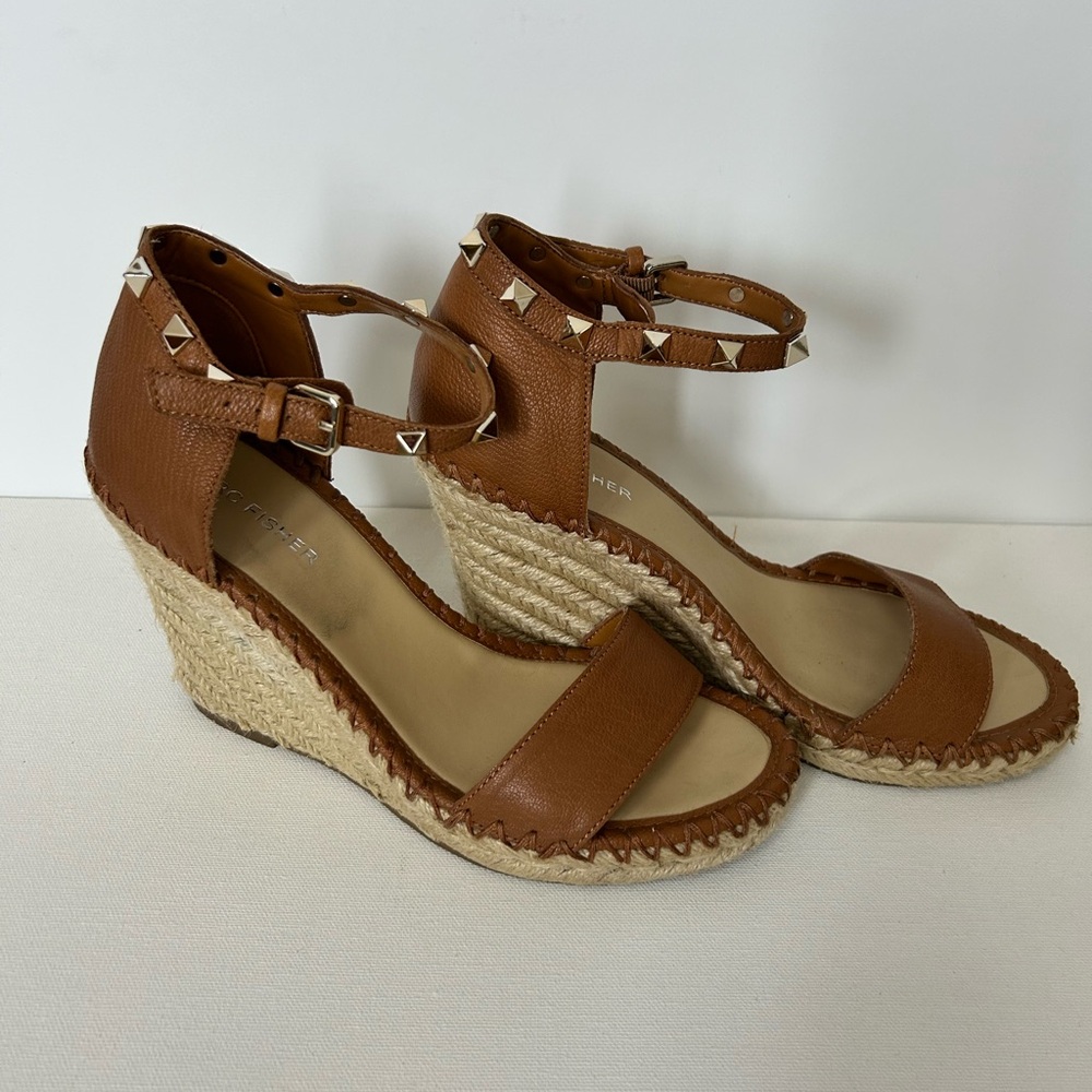 Marc Fischer wedged sandal. Neutral tan. Size 7.5.